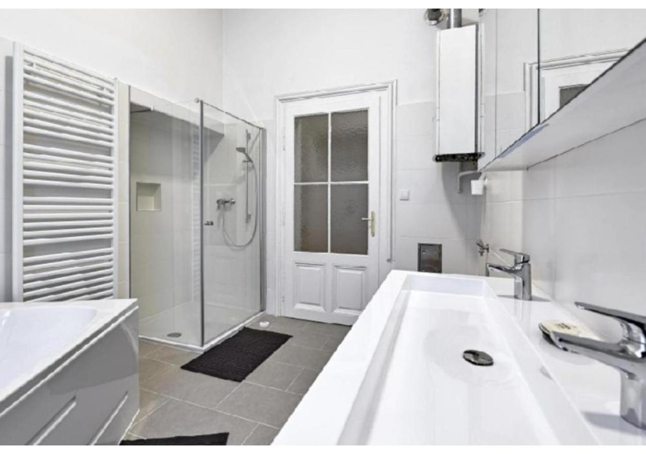 Luxurious, 2 Min To Casino And Roemertherme Apartment Баден Екстериор снимка